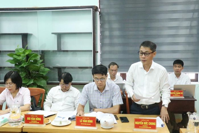 Bí thư Đảng ủy phường Hội An Tây báo cáo tóm tắt tình hình thực hiện các chỉ tiêu, nhiệm vụ phát triển kinh tế- xã hội, bảo đảm quốc phòng- an ninh, xây dụng Đảng và hệ thống chính trị năm 2026