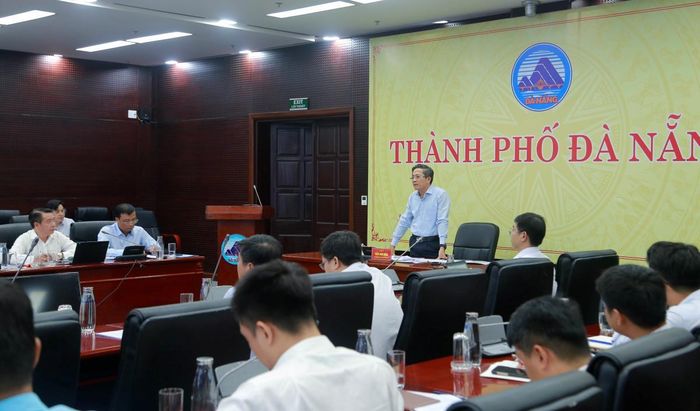 Phó Chủ tịch UBND TP Đà Nẵng Trần Nam Hưng chủ trì buổi làm việc