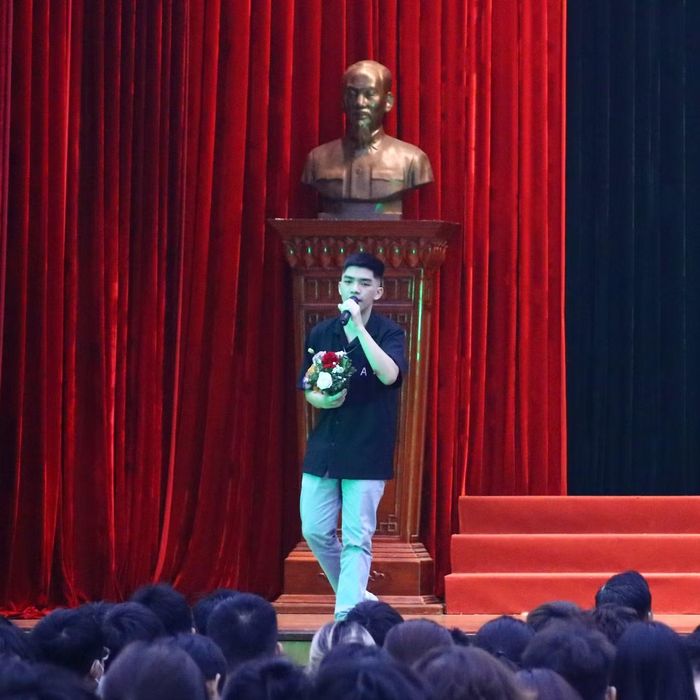 Ngoài học tập và hoạt động phong trào, Đức còn theo đuổi đam mê âm nhạc, với nghệ danh NewWave, như một cách giải tỏa áp lực và cân bằng cuộc sống.