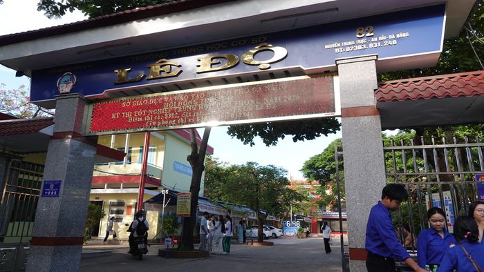  Điểm thi trường THCS Lê Độ (phường An Hải) vào lúc sáng sớm. Ảnh: XUÂN QUỲNH 