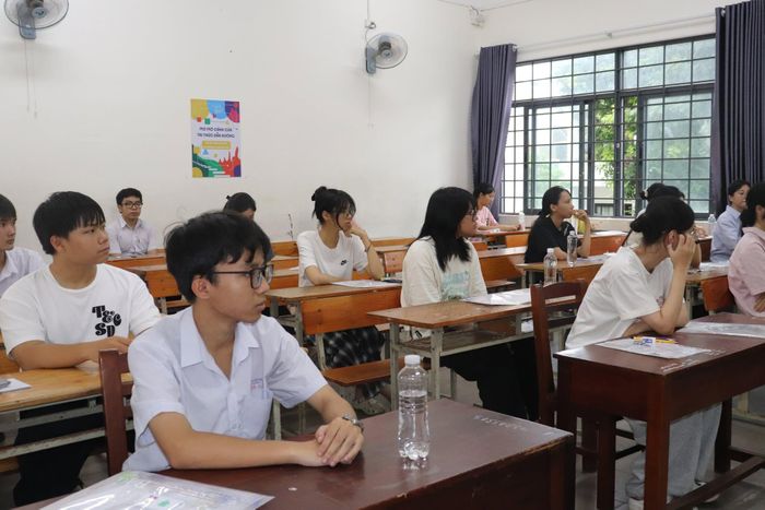  Thí sinh tham gia kỳ thi tốt nghiệp THPT năm 2026 tại Hội đồng thi Đà Nẵng - Ảnh: XUÂN QUỲNH 
