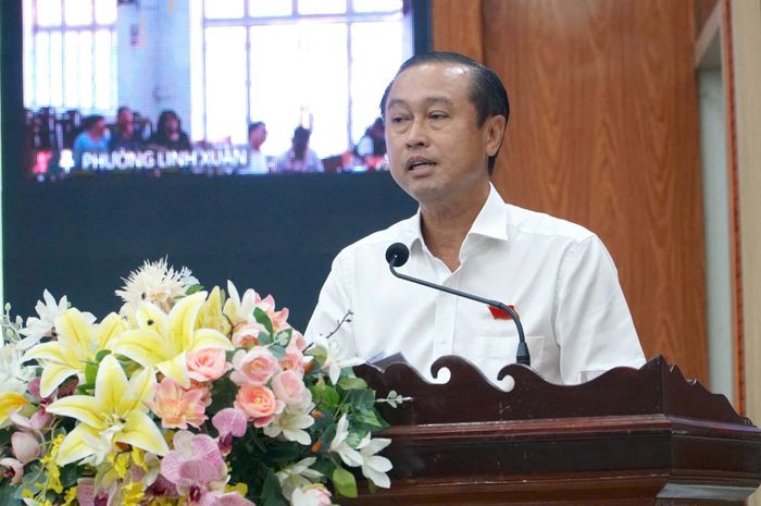  Phó Chủ tịch HĐND TPHCM Huỳnh Thanh Nhân trao đổi với cử tri 