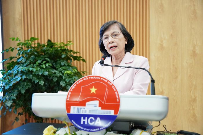  Nguyên Chủ tịch HĐND TPHCM Phạm Phương Thảo phát biểu tại hội thảo 