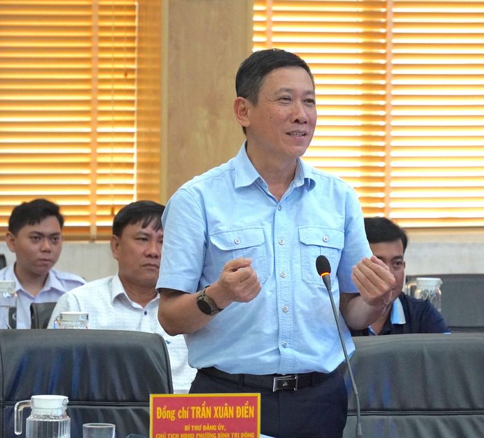  Bí thư Đảng ủy phường Bình Trị Đông Trần Xuân Điền nêu ý kiến tại hội thảo 
