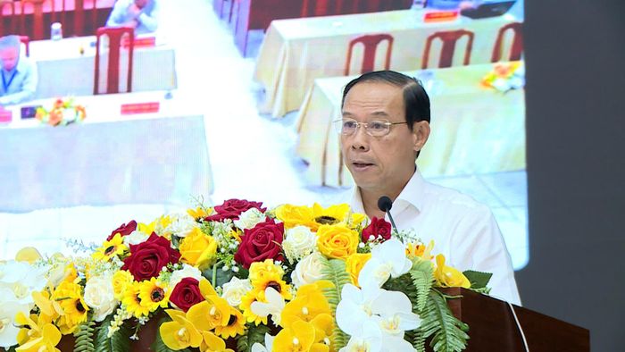  Đồng chí Nguyễn Văn Thọ phát biểu tại hội nghị tiếp xúc cử tri 