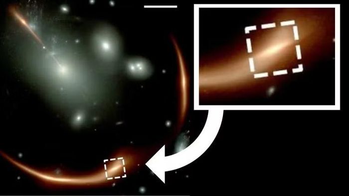 Thiên hà MRG-M0138 mới được các chuyên gia đo khối lượng. Ảnh: NASA/JWST.