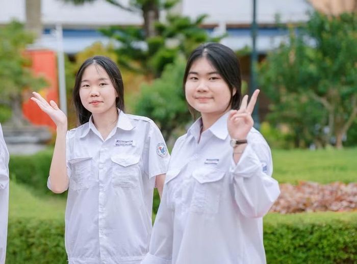 Thí sinh tự tin bước vào môn thi tổ hợp.