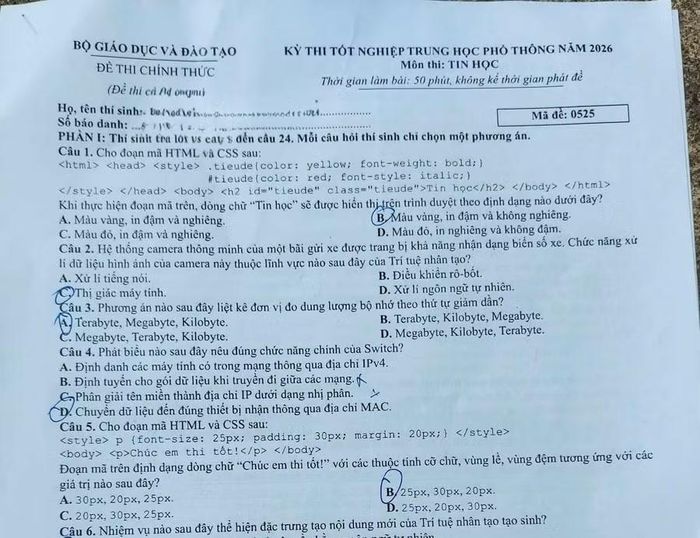 Thí sinh tại Điểm thi Trường THPT Hàn Thuyên.