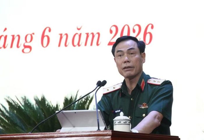 Trung tướng, GS, TS Phan Tùng Sơn, Giám đốc Học viện Hậu cần phát biểu tại hội thảo.