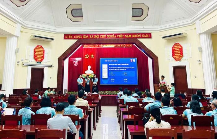 20 đội xuất sắc nhất trình bày phần dự thi.