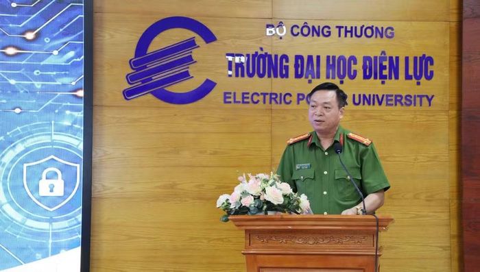 Đại tá PGS.TS Nguyễn Đăng Sáu - Phó Giám đốc Học viện Cảnh sát nhân dân phát biểu.