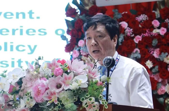 PGS.TS Nguyễn Văn Hùng, Hiệu trưởng Trường Đại học Giao thông vận tải, kiêm Giám đốc Phân hiệu tại TPHCM phát biểu tại hội thảo.