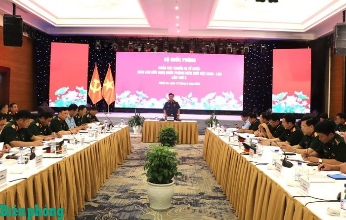 Thượng tướng Nguyễn Trường Thắng chủ trì buổi họp đoàn công tác. Ảnh: Viết Lam.
