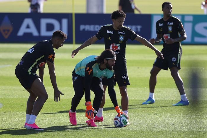 Đội tuyển Brazil tập luyện chuẩn bị cho trận ra quân gặp Morocco.