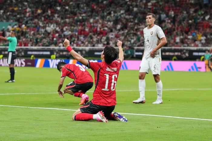  Thắng ngược Czech 2-1, Hàn Quốc đã có lần thứ 4 ngược dòng đánh bại đối thủ ở các kỳ World Cup. 