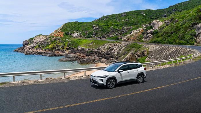 Corolla Cross HEV là mẫu xe hybrid bán chạy nhất thị trường tháng 5.