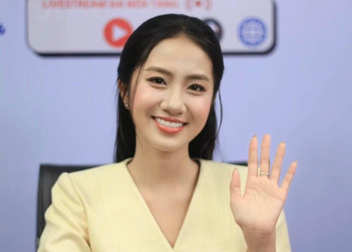 "Với tôi, điều thú vị nhất không nằm ở việc tìm ra một đáp án đúng hay sai, mà ở chỗ đề thi đã mở ra cơ hội để người trẻ suy nghĩ nhiều hơn về khát vọng đổi mới, tinh thần dám khác biệt và trách nhiệm đóng góp cho xã hội. Bởi để có những 'Steve Jobs Việt Nam,' có lẽ trước hết cần một thế hệ trẻ dám ước mơ, dám hành động và không ngừng học hỏi để biến ý tưởng thành hiện thực", cô nói.