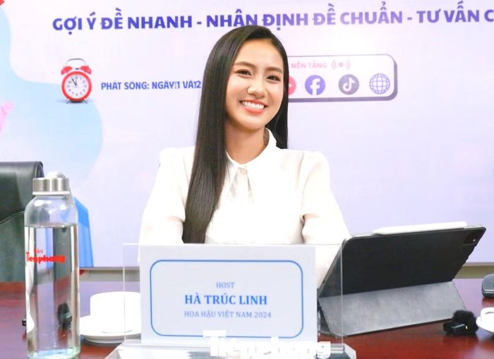 Thí sinh cả nước đã hoàn thành ngày thi cuối của kỳ thi tốt nghiệp THPT 2026 với các môn tự chọn. Báo Tiền Phong đã thực hiện chuỗi livestream đặc biệt Gợi ý và nhận định đề thi tốt nghiệp THPT 2026, nhằm giúp thí sinh, phụ huynh có thêm góc nhìn chuyên môn về đề thi, đánh giá khả năng đạt điểm và định hướng xét tuyển đại học. Hoa hậu Việt Nam 2024 Hà Trúc Linh đảm nhận vai trò MC ở cả ba buổi livestream.