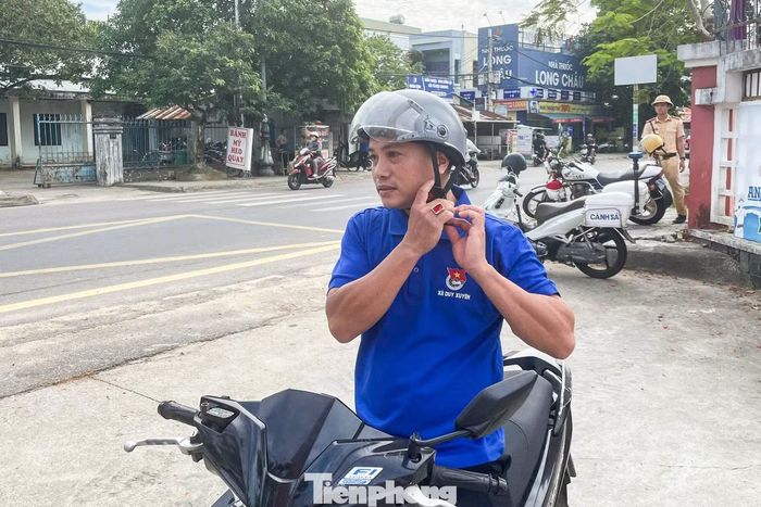 Anh Nguyễn Văn Cơ (Bí thư Chi đoàn thôn Trà Châu) người trực tiếp đưa Kiệt đến điểm thi.