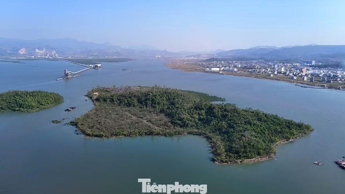 Dự án Khu du lịch Hòn Gạc nằm trên địa bàn phường Cao Xanh.