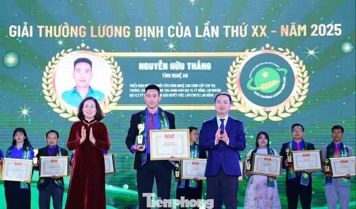 Nguyễn Hữu Thắng là đại diện duy nhất của Nghệ An được Trung ương Đoàn TNCS Hồ Chí Minh trao Giải thưởng Lương Định Của năm 2025.