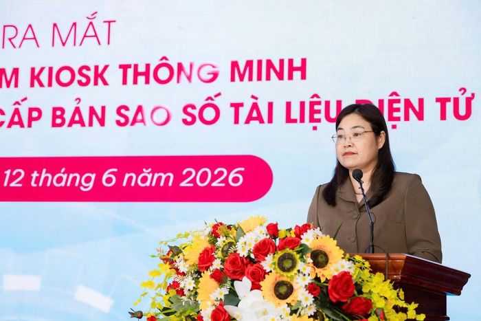 Bà Hà Lan Anh, Phó Chủ tịch UBND tỉnh Ninh Bình phát biểu tại lễ ra mắt. Ảnh: B.T