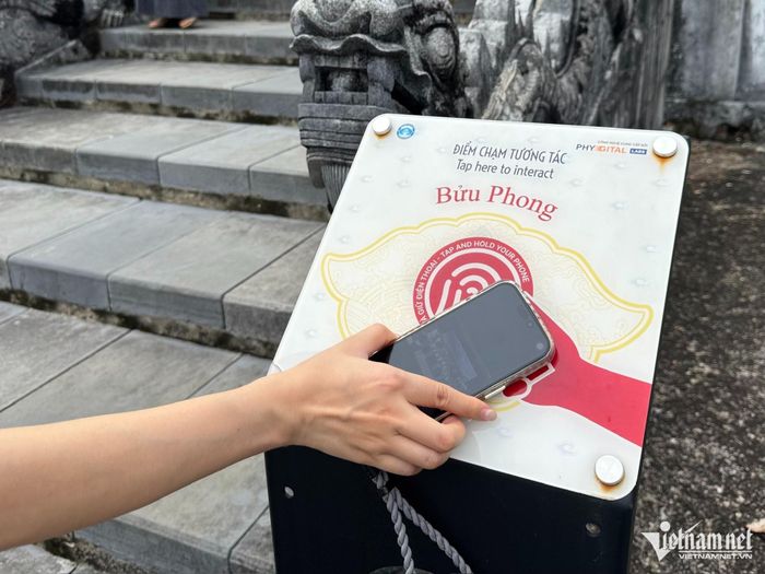 Huế đang đẩy mạnh chuyển đổi số trong lĩnh vực du lịch để nâng cao trải nghiệm của khách hàng. Ảnh: Du Lam