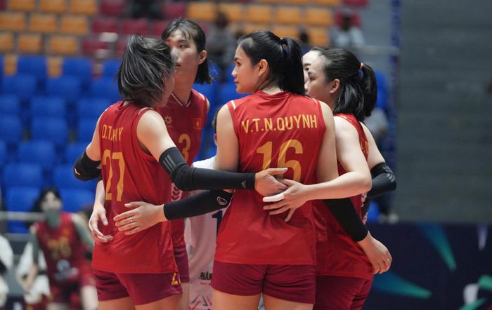 Ở set 5, do giảm sút thể lực, tuyển bóng chuyền nữ Việt Nam thua 13/15 rất đáng tiếc. Với kết quả này, tuyển bóng chuyền nữ Việt Nam đứng nhì bảng B, gặp một trong hai đội là Hàn Quốc hoặc Đài Loan (Trung Quốc) ở bán kết
