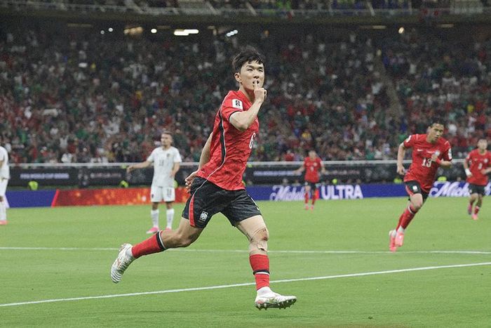 Hwang In-beom là người hùng trận đấu. Ảnh: KFA