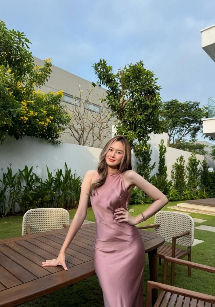 Diễn viên Anh Phạm khoe hậu trường bộ phim đang chiếu ở rạp.