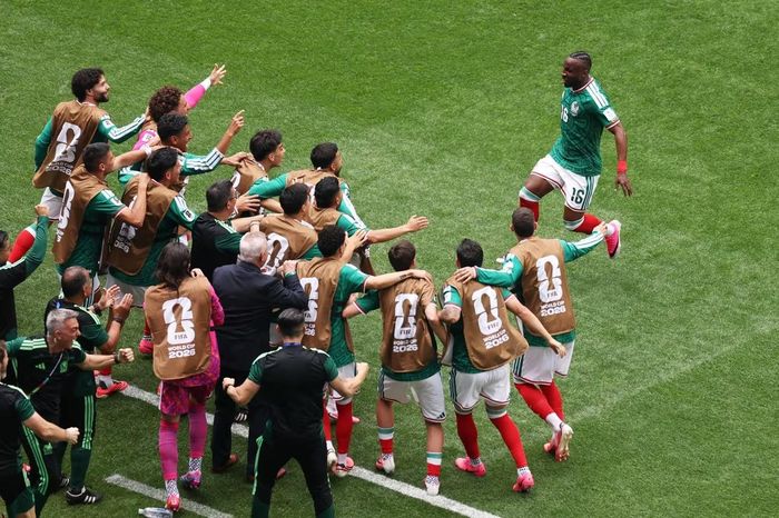 Trận khai mạc, chủ nhà Mexico thắng Nam Phi với tỷ số 2-0. Ảnh: FIFA.COM