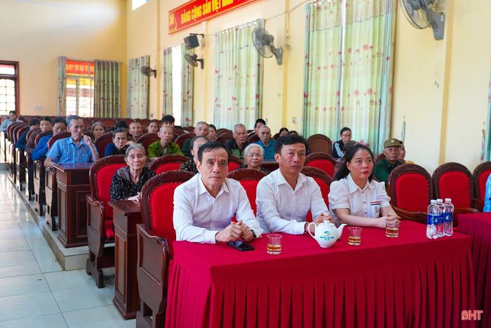 Các đại biểu tham dự chương trình.