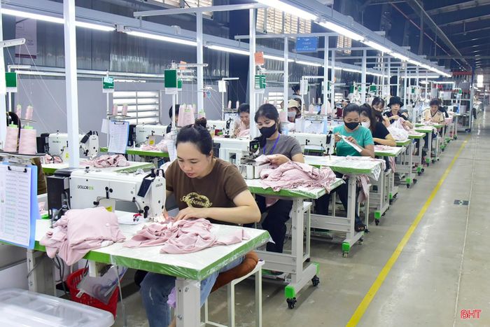 Công ty TNHH Trang phục quốc tế Gaiwach gặp nhiều khó khăn khi xảy ra tình trạng mất điện hoặc điện chập chờn.