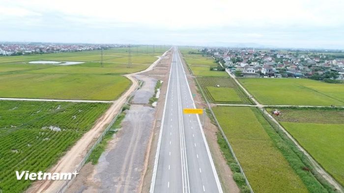 Một đoạn tuyến cao tốc Bắc-Nam phía Đông được đưa vào khai thác, vận hành. (Ảnh: Việt Hùng/Vietnam+)