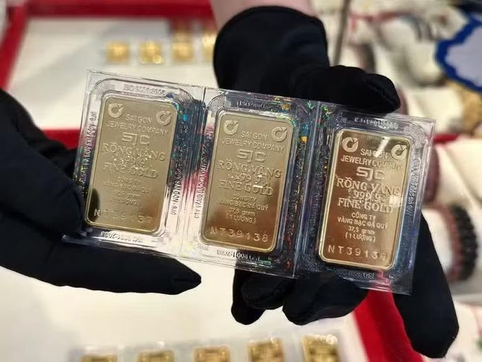 Giá vàng miếng SJC sáng 12/6 niêm yết từ 137,9-142,4 triệu đồng/lượng. (Ảnh: Vietnam+)