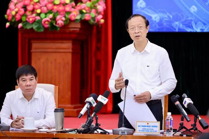 Thứ trưởng Bộ Giáo dục và Đào tạo Phạm Ngọc Thưởng nhấn mạnh tính mở trong chấm thi. (Ảnh: Vietnam+)