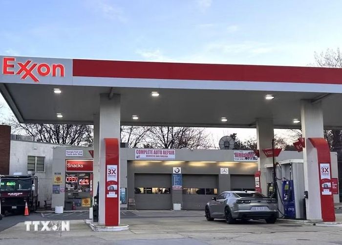 Một trạm bán lẻ xăng dầu của Tập đoàn dầu khí đa quốc gia ExxonMobil (Mỹ) tại bang Maryland. (Ảnh: Ngọc Quang/TTXVN)