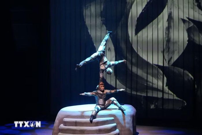 Một phần trình diễn tại “Mơ show”. (Ảnh: Hữu Duyên/TTXVN)