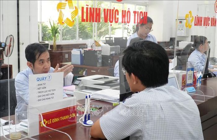 TP. Hồ Chí Minh khuyến khích các địa phương lân cận tự trao đổi, học tập kinh nghiệm lẫn nhau trong việc giải quyết các hồ sơ khó.