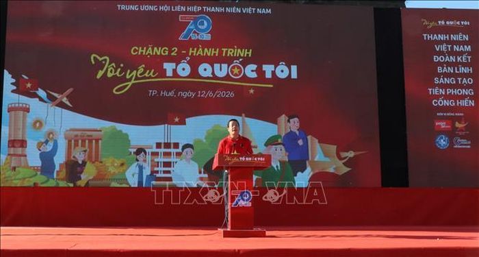 Ông Nguyễn Thanh Hoài, Bí thư Thành Đoàn Huế, phát biểu tại lễ khởi động.