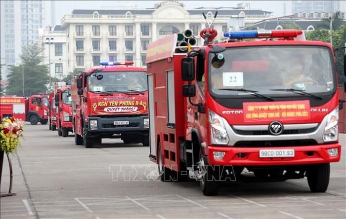 Các xe chữa cháy tham gia phục vụ Hội thi.