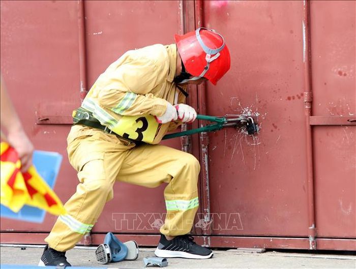 Phần thực hiện các thao tác Phòng cháy chữa cháy và Cứu nạn cứu hộ tại hội thi.