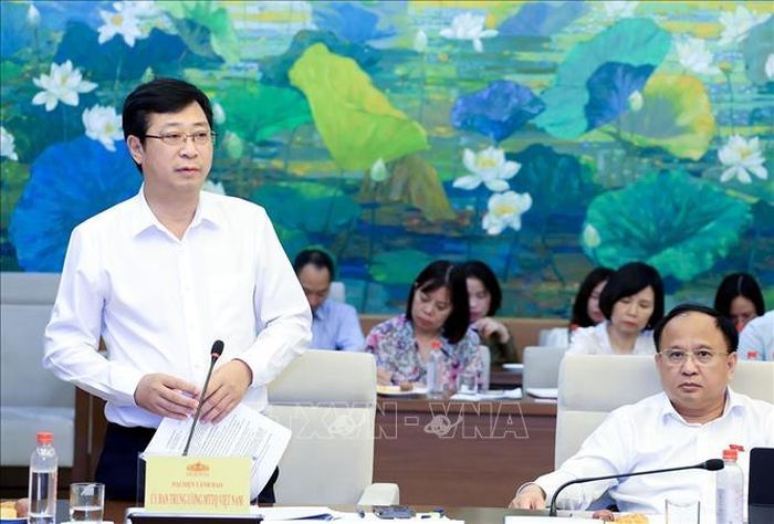 Phó Chủ nhiệm Ủy ban Dân nguyện và Giám sát của Quốc hội Hoàng Anh Công phát biểu. Ảnh: Tuấn Anh/TTXVN