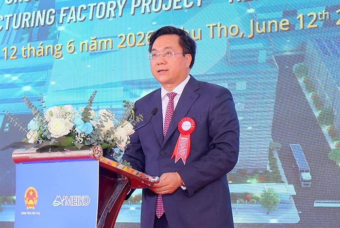 Chủ tịch UBND tỉnh Trần Duy Đông phát biểu tại chương trình.
