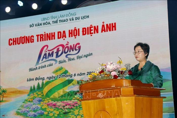 Bà Nguyễn Lan Ngọc, Phó Giám đốc Sở VHTT&amp;DL Lâm Đồng phát biểu khai mạc.
