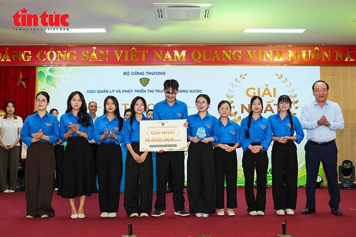 Đội Đoàn Thanh niên MOIT – UNETI xuất sắc giành giải Nhất