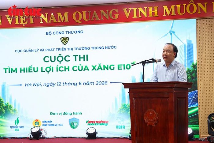 Cục trưởng Cục Quản lý và Phát triển thị trường trong nước Trần Hữu Linh phát biểu tại sự kiện