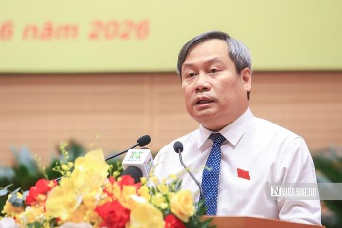 Chủ tịch UBND Thành phố Hà Nội phát biểu tại kỳ họp (Ảnh: Hữu Thắng).