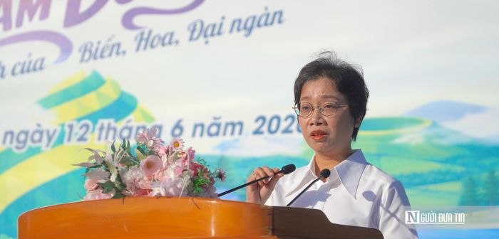 Bà Nguyễn Lan Ngọc - Phó Giám đốc Sở Văn hóa, Thể thao và Du lịch tỉnh Lâm Đồng - phát biểu tại buổi lễ phát động.