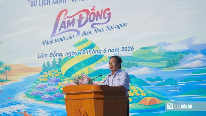 Ông Lê Hồng Lợi - Chủ tịch UBND Đặc khu Phú Quý - phát biểu tại lễ phát động.